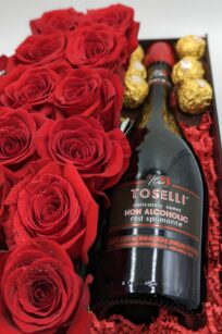 Roses & Wine Gift Box(Non-Alcholic wine)